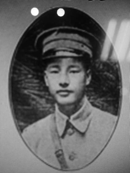 胡毓英